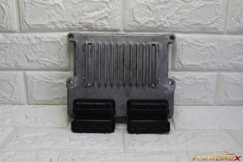 Блок управления двигателя (ECU) Hyundai Santa Fe CM 391103E380