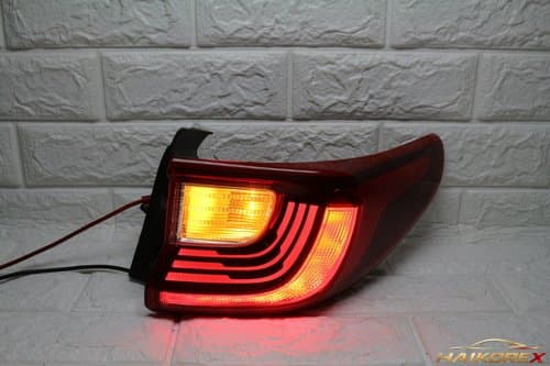 Задний фонарь LED Stonic со стороны пассажира