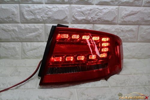 Фонарь задний LED Audi A4 B8 пассажирский внешний 8K5945096B, 8K5945096K