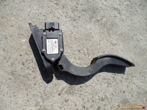 Педаль акселератора Hyundai Santa Fe CM 327002B100