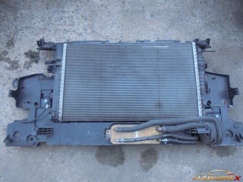Сборка радиатора на Renault SM3 (L38): кронштейн радиатора 752100025R + радиатор + вентилятор 214817346R + интеркулер 214501662R, дизель/автомат