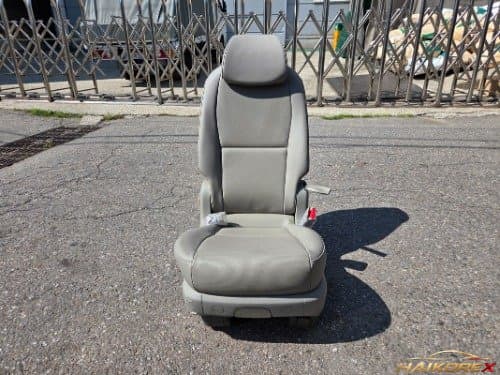 Сиденье третьего ряда (место пассажира), кожаное, без подогрева для Kia Carnival (11-местный, внутренний код CQA)
