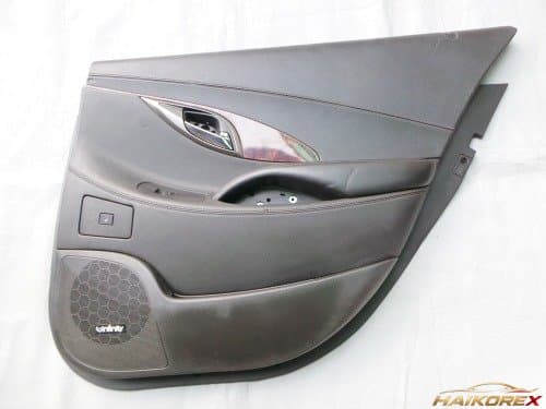 Накладка двери Hyundai Alpheon задняя, пассажирская сторона P09055845, черная, состояние B (царапины)