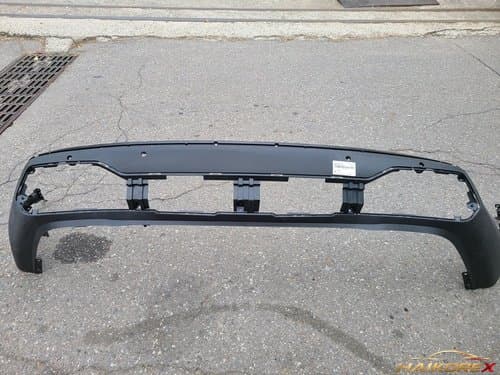 Крышка нижней части заднего бампера Sorento MQ4 86612P2000 86612P2101 (4 отверстия под датчик) со сколами