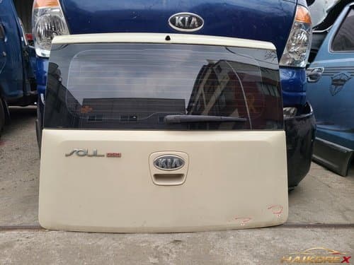 Дверь задняя/люк багажника Kia Soul (без камеры) B-класс (вмятины, потертости)