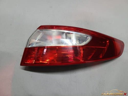 Задний фонарь комбинированный правый Renault SM3 (L38) 265500016R (без цоколя)