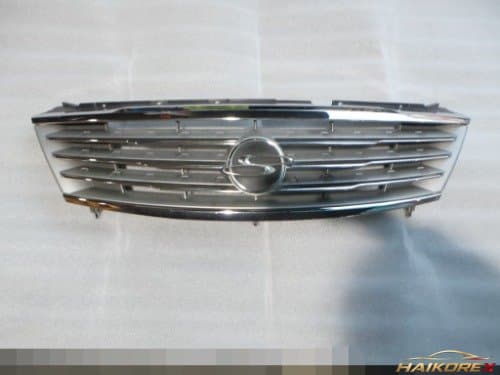 Решетка радиатора Ssangyong Rexton W серебристая (артикулы 7946008B00, 7946108D00)