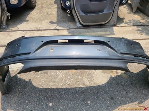 Крышка верхняя заднего бампера Hyundai Grandeur IG 86610G8000 86611G8000 (4 отверстия под датчик)