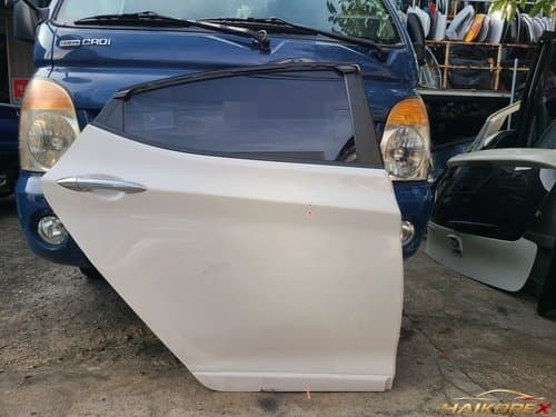 Дверь задняя правая Elantra MD (с вмятинами, молдинг установлен)