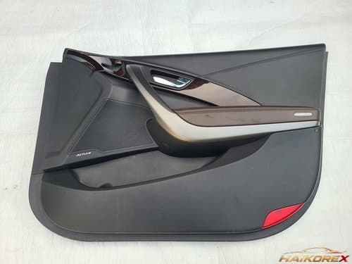 Накладка двери Hyundai Grandeur HG передняя пассажирская 823043VNE0NNV 2015г. класс B (царапины)