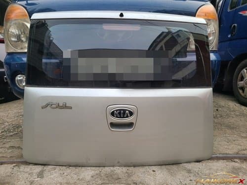 Задняя дверь (люк) Kia Soul без камеры