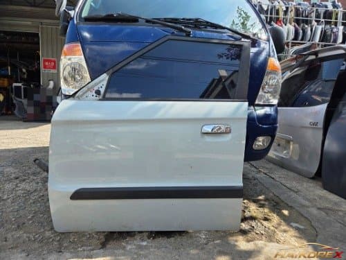 Передняя дверь водителя Kia Soul (2008-2011, старый кузов)
