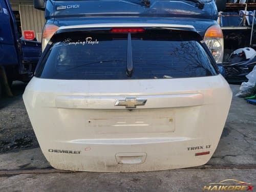 Дверь задняя Chevrolet Trax со спойлером, B-класс (вмятина)
