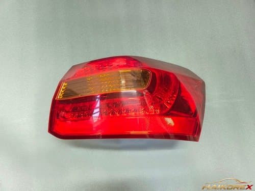 Задний фонарь в сборе K7 комбинированный 4-контактный правый 924023R000 (тип сигнального светофильтра) Класс B (дефект крыла)