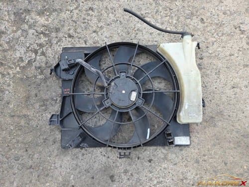 Вентилятор радиатора Veloster 253801R050 3-контактный