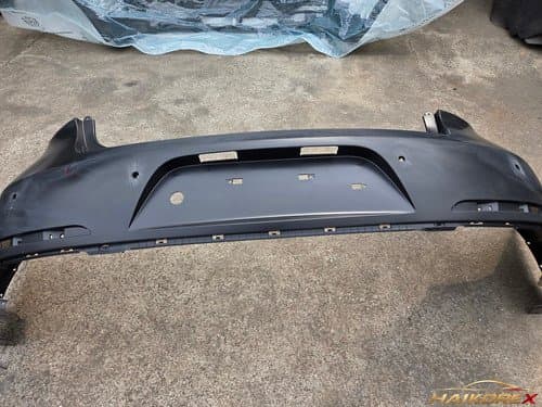 Крышка бампера задняя верхняя Kia K7 86611F6000 (4 отверстия под сенсор) B-класс