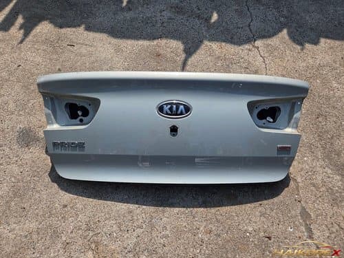 Крышка багажника Hyundai All New Pride с камерой заднего вида 692001W040