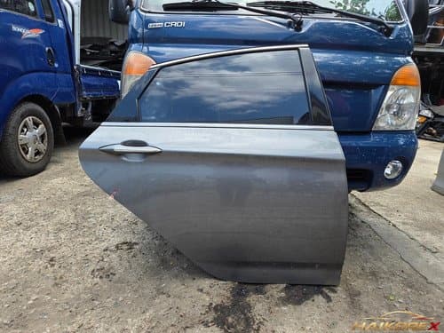 Дверь задняя правая (пассажирская) Hyundai i40 Sedan B класс (вмятина)