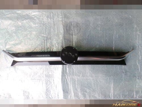 Решётка радиатора SsangYong Kyron Beautiful K7875137000 с логотипом