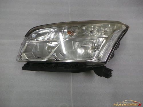 Передняя фара левая Chevrolet Trax 7 контактов P42435935 (D-класс, повреждена, обесцвечена)