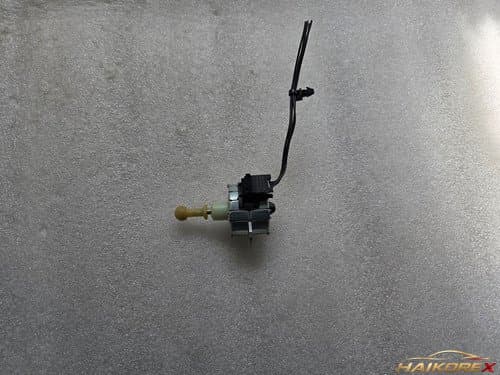 Мотор регулировки угла наклона фары (leveling motor) BMW 5 Series F10 70460499