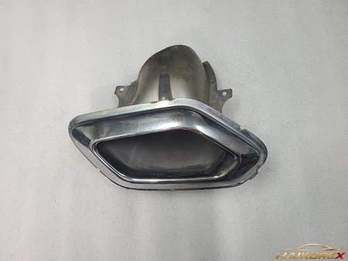 Насадка на выхлопную трубу заднего бампера Chevrolet Impala, правая сторона P20957962