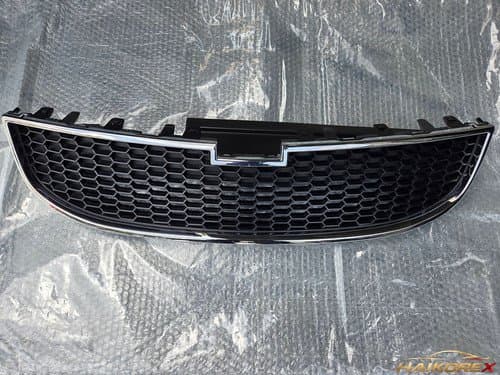Решетка радиатора Chevrolet Orlando 95032032 95032033 95032043 нижняя