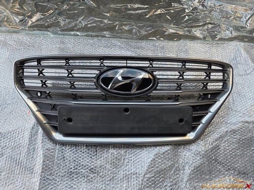Решётка радиатора Hyundai Grandeur IG 86350G8160TBM 86351G8100 с датчиком круиз-контроля (б/у, царапины)