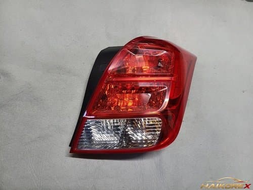 Задний фонарь в сборе Chevrolet Tracker, комбинированный, 7-контактный, правый (пассажирский), оригинальный номер P42599456
