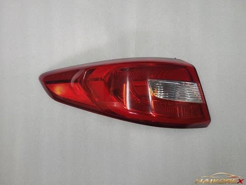 Задний фонарь (комбинированный) Hyundai Sonata LF со стороны водителя, артикул 92401C1100, класс B (с царапинами)
