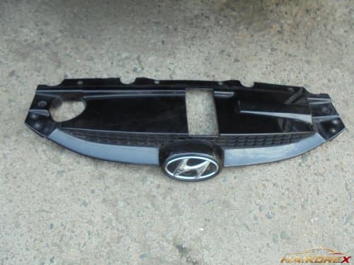 Решётка радиатора Tucson IX верхняя 863502S100 863512S100 09-13 (повреждение крепления)