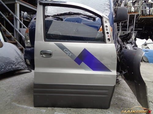 Дверь передняя, правая (с гарнишем) Hyundai H350