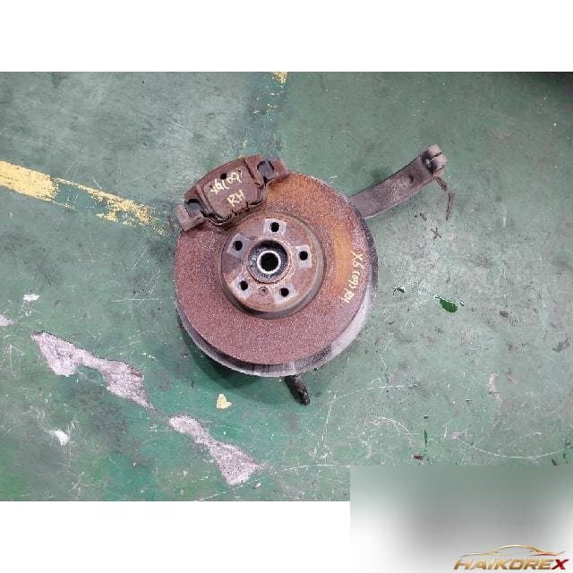 BMW X6 3.0d 2009 — передний рычаг правый