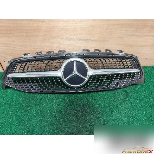 Mercedes-Benz CLA250 2021 — радиаторная решетка