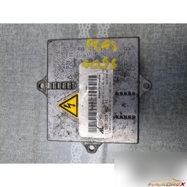 Mercedes-Benz S500 2002 — блок розжига ксеноновой лампы 1 307 329 087 02