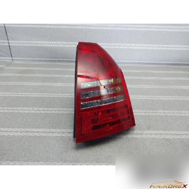 Chrysler 300C 2006 — задний фонарь правый