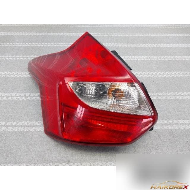 Ford Focus 2014 — задний фонарь левый