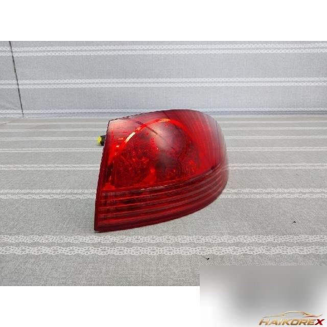 Peugeot 607 2008 — задний фонарь правый