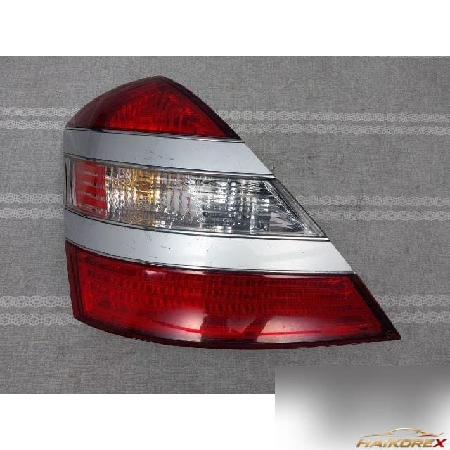 Mercedes-Benz S550L 2007 — задний фонарь левый A221 820 0364