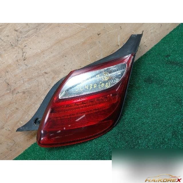 Lexus SC 430 2006 — задний фонарь правый