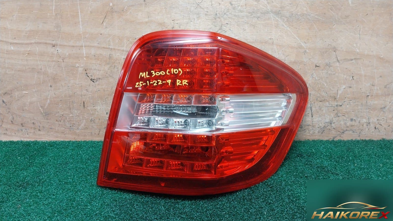 Mercedes-Benz 300 CDI 2010 — задний фонарь правый (пассажирский)
