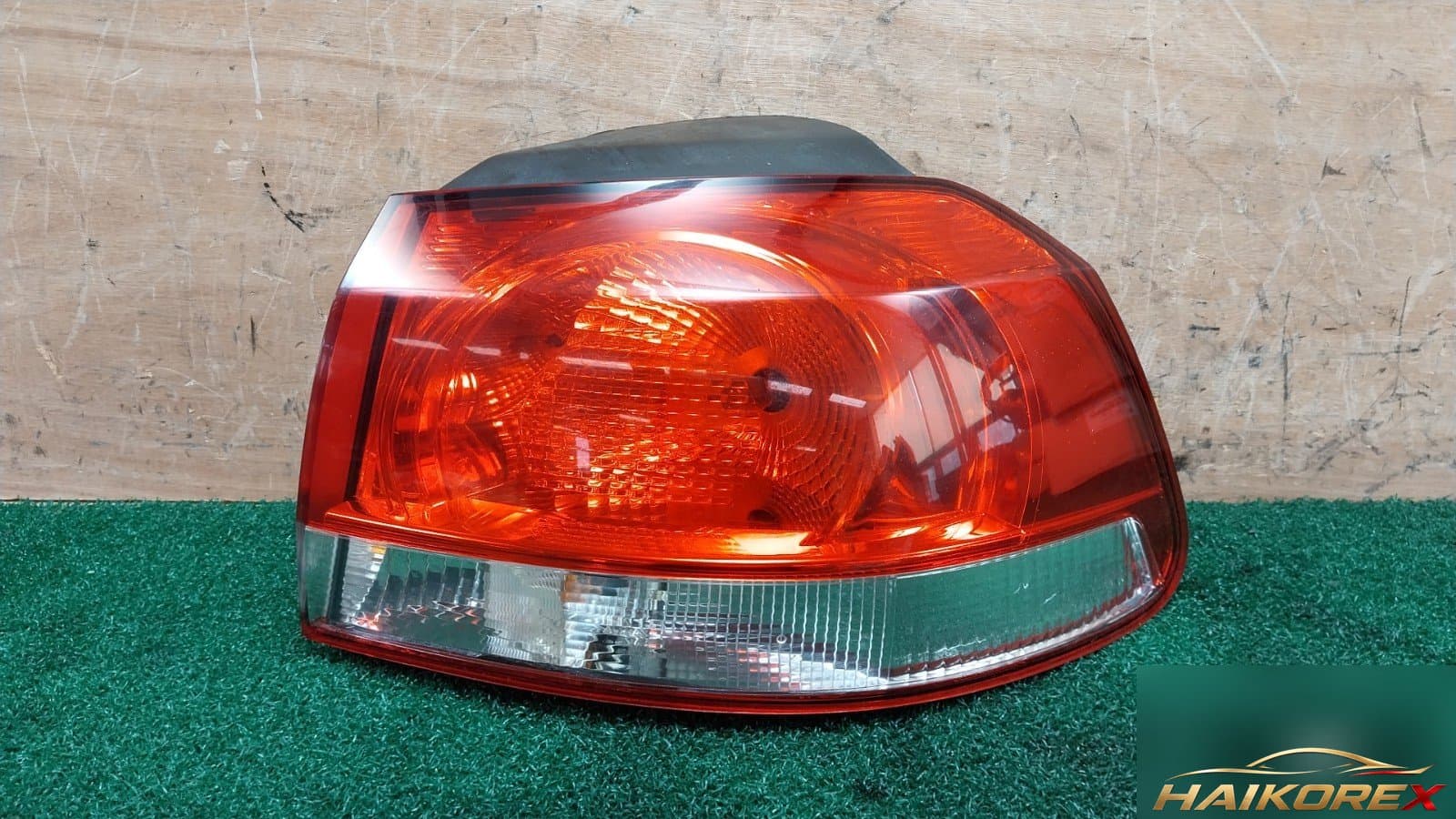 Volkswagen Golf 2012 — задний фонарь правый (пассажирский) 5K0945096E