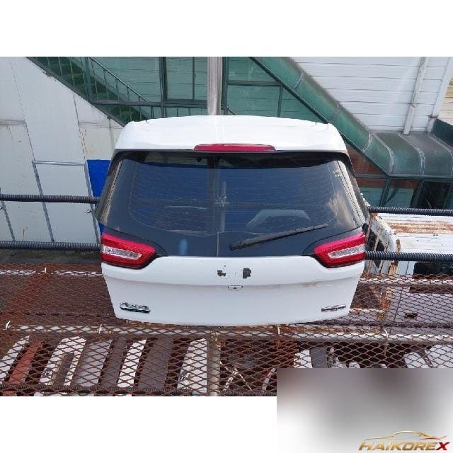 Jeep 2.2 Diesel Limited 4WD 2016 — крышка багажника 68236459AB
