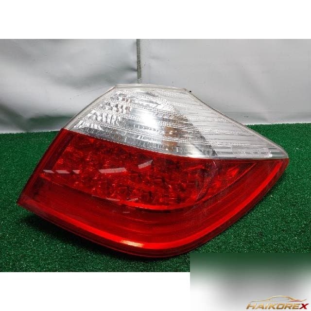 Hyundai Genesis 2010 — комбинированный фонарь задний правый