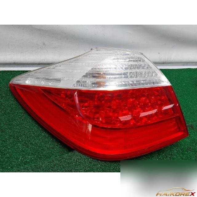 Hyundai Genesis 2010 — комбинированный фонарь задний левый водителя