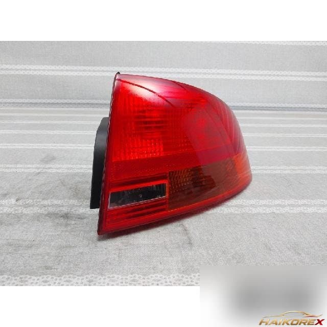Audi New A4 2006 — комбинированный фонарь задний левый водительский
