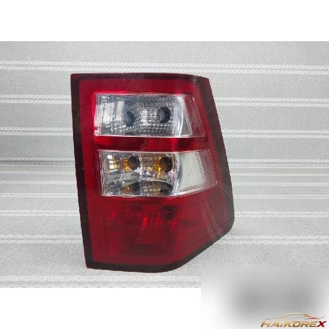 Jeep Grand Cherokee 2006 — комбинированный фонарь задний левый водителя