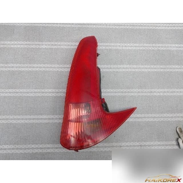 Peugeot 206 2004 — комбинированный фонарь задний правый со стороны пассажира
