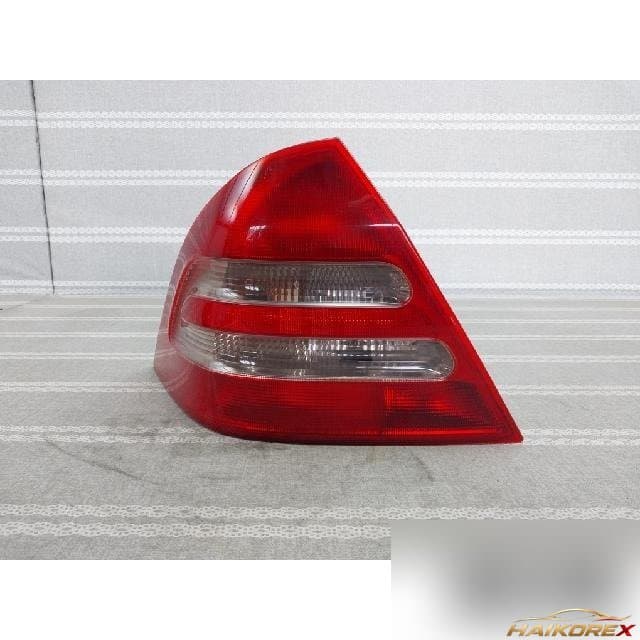 Audi A6 2006 — крыло левое