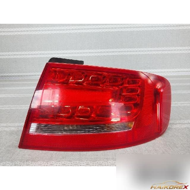 Audi New A4 2010 — комбинированный фонарь задний правый